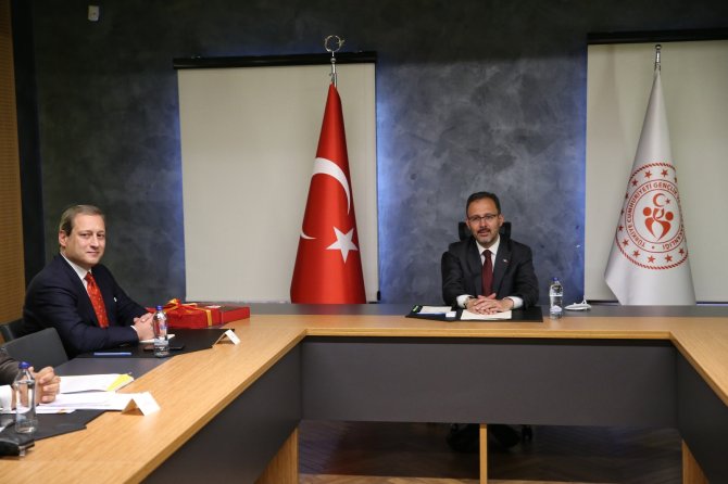 Bakan Kasapoğlu, Galatasaray Başkanı Burak Elmas’ı Kabul Etti