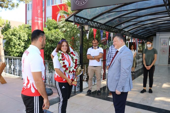 Demir Yumruk Fatma, Aydın’da Coşkuyla Karşılandı