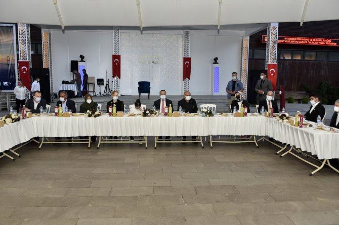 Gümüşhane’de Şehit Aileleri Ve Gaziler Onuruna Yemek Verildi