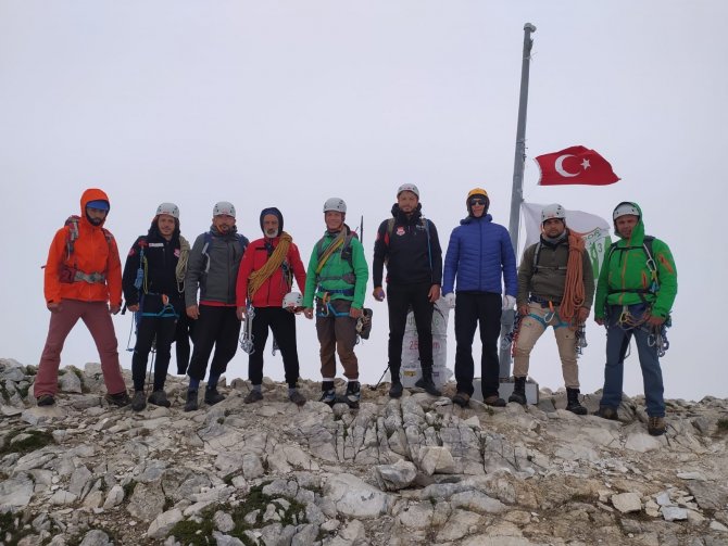 Uludağ’ın Zirvesine Nefes Kesen Tırmanış