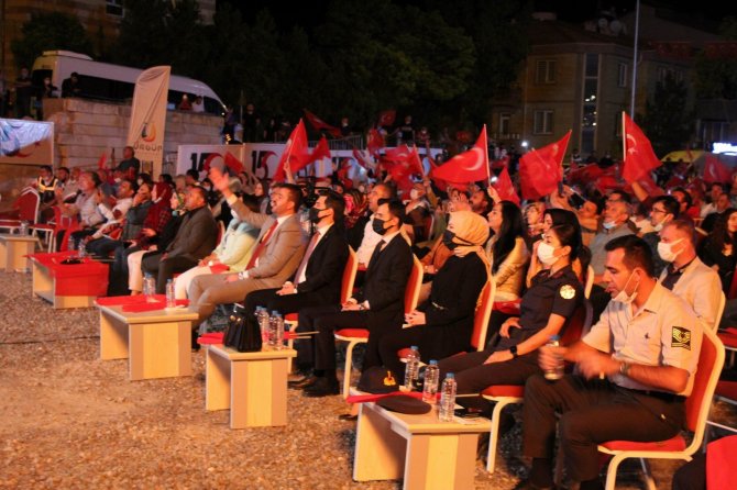 Ürgüp’te Esat Kabaklı, Kahramanlık Türküleri Söyledi