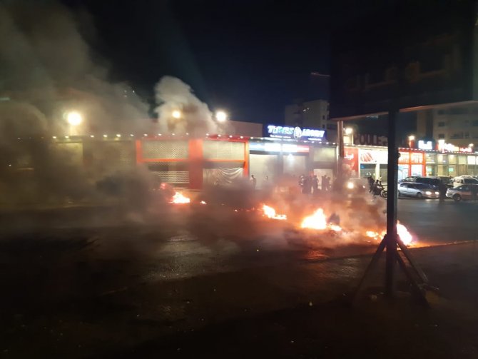 Hükümetsiz Kalan Lübnan’da Halk Yine Sokaklarda: 7 Yaralı