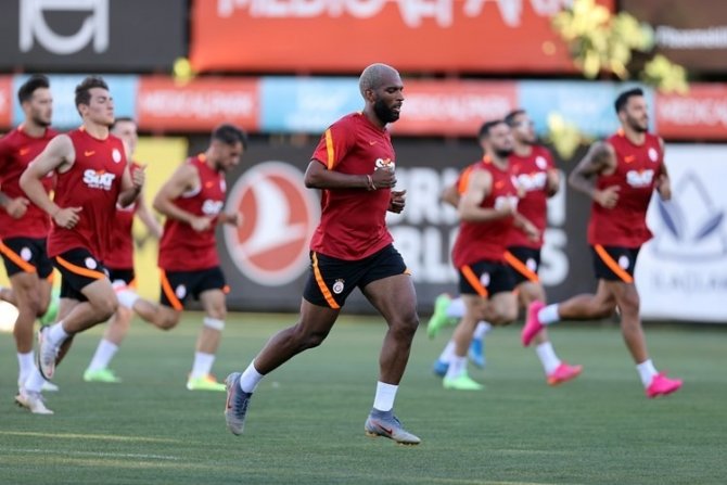 Muslera Takımla Çalıştı