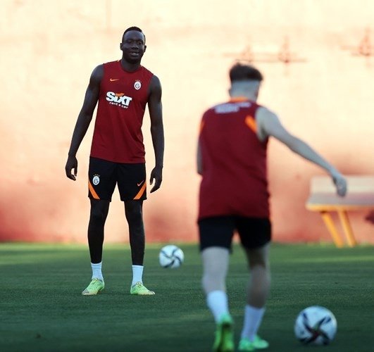 Muslera Takımla Çalıştı