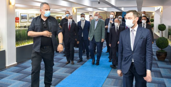 Cumhurbaşkanı Erdoğan Erzurum Büyükşehir Belediyesi’ni Ziyaret Etti