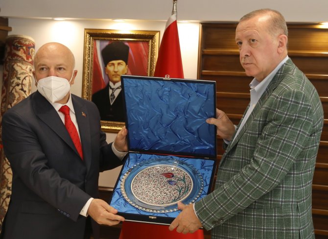 Cumhurbaşkanı Erdoğan Erzurum Büyükşehir Belediyesi’ni Ziyaret Etti