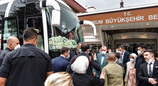 Cumhurbaşkanı Erdoğan Erzurum Büyükşehir Belediyesi’ni Ziyaret Etti