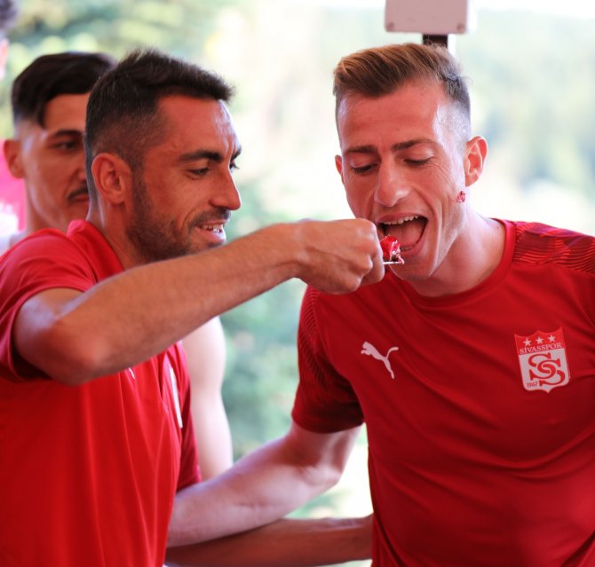 Sivasspor’da Hakan Arslan’a Sürpriz Doğum Günü