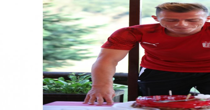 Sivasspor’da Hakan Arslan’a Sürpriz Doğum Günü