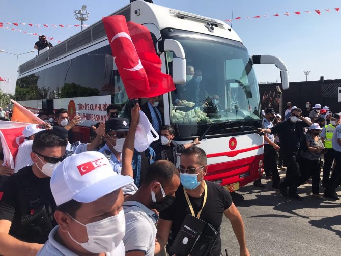 Cumhurbaşkanı Erdoğan’a Kktc’de Sevgi Seli