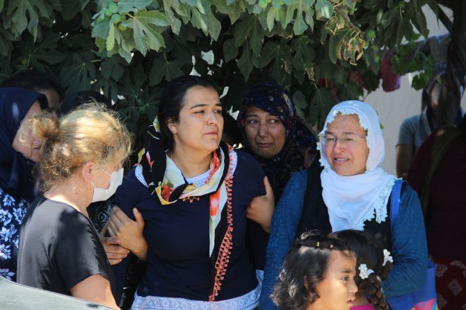 Küçük Ecrin, Son Yolculuğuna Gözyaşlarıyla Uğurlandı