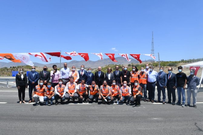 Bakan Karaismailoğlu, Lefkoşa Kuzey Çevre Yolu’nun Açılışını Gerçekleştirdi