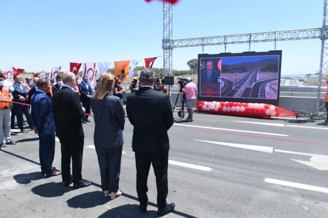 Bakan Karaismailoğlu, Lefkoşa Kuzey Çevre Yolu’nun Açılışını Gerçekleştirdi