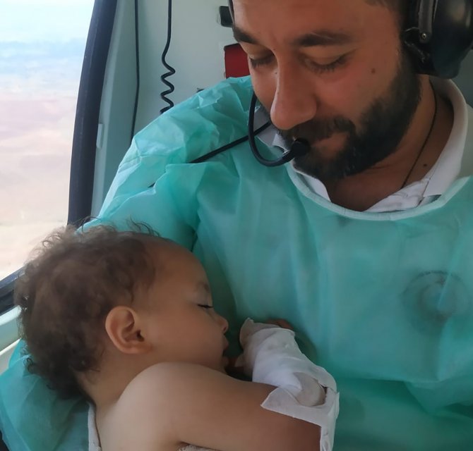 Ambulans Helikopterde Görevli Att, Türkiye’nin İkinci Defa İçini Isıttı