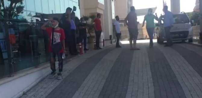 Otel İsmi Değişince Onlarca Tatilci Otel Önünde Mağdur Oldu