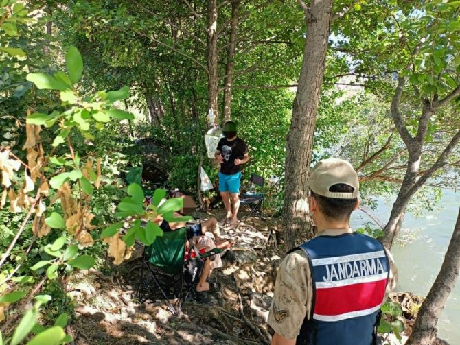 Tunceli’de Jandarma Ve Orman Muhafaza Ekiplerinden Vadilerde Piknik Denetimi