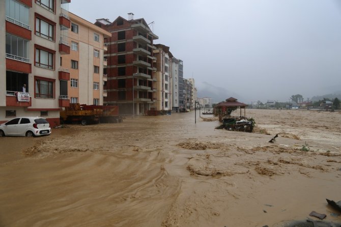 Sel Sonrası Göle Dönen Artvin’in Arhavi İlçe Merkezi Havadan Görüntülendi