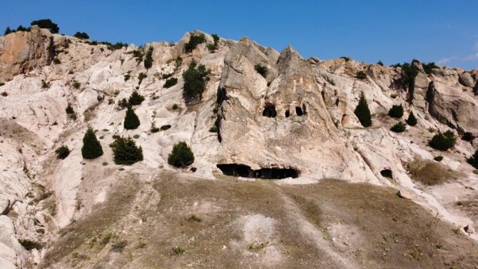 Kurudere Mağaraları Ve Peri Bacaları Keşfedilmeyi Bekliyor