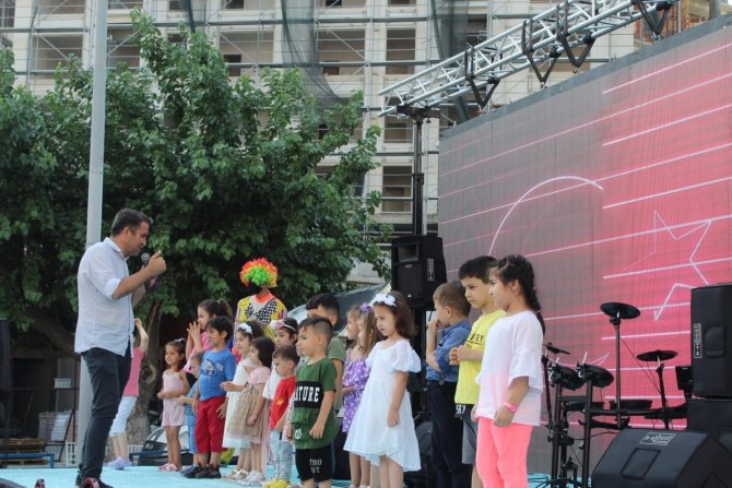 Esenler’de Çocuklar Bayram Etti