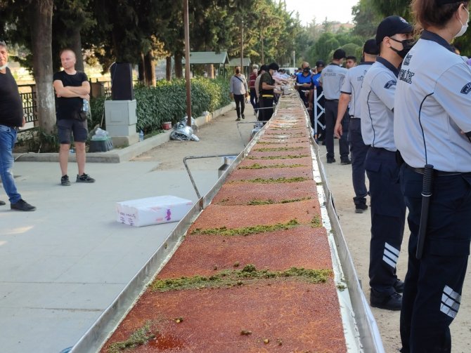Hatay’da 82’nci Yılda 82 Metrelik Künefe