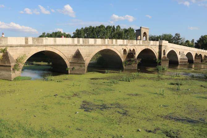 Edirne’de Seviyesi Düşen Nehirlerde Adacıklar Oluştu