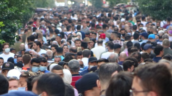 Bayramın Son Gününde Taksim’de Yoğunluk Oluştu