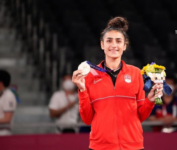 Bursa Büyükşehir’li Hatice Kübra Olimpiyatlarda Tarih Yazdı