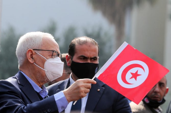 Nahda Hareketi: “Tunus Devlet Başkanı Said Kararlarını Yeniden Gözden Geçirmeli”