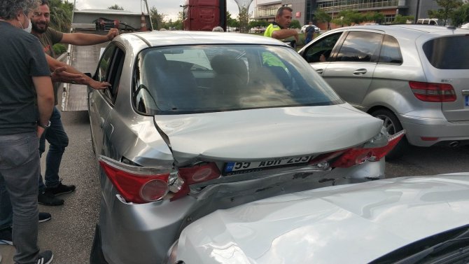 Samsun’da 4 Aracın Karıştığı Zincirleme Kazada 1 Polis Yaralandı