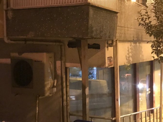Güngören’de Balkonunda Çatlaklar Olan Bina Tedbir Amacıyla Boşaltıldı