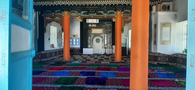 Kırgızistan’ın Tarihi Çivisiz Camisi Turistlerin İlgi Odağı