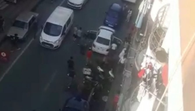 Sultangazi’de Emlak Dükkanına Silahlı Saldırı: 1 Yaralı
