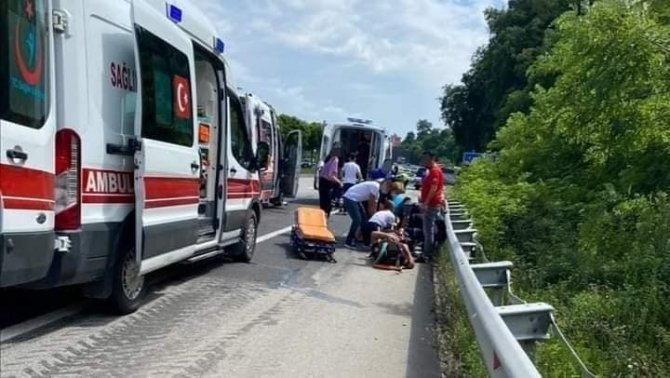 Hasta Taşıyan Ambulans Kaza Yaptı: 6 Yaralı