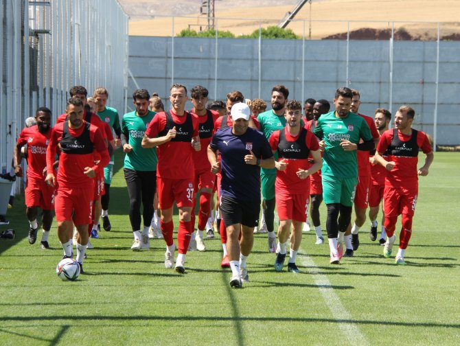 Rıza Çalımbay: “Hiçbir Rakipten Korkmuyorum”
