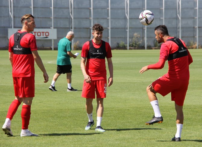Rıza Çalımbay: “Hiçbir Rakipten Korkmuyorum”