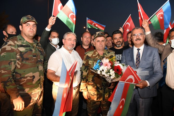 Türkiye’ye Yardıma Gelen Azerbaycanlı Ekibe Sevgi Seli