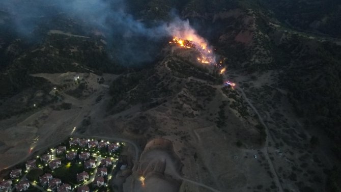 Manisa’da Korkutan Orman Yangını