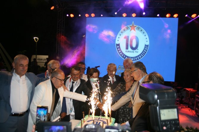 Avrasya Üniversitesi Kuruluşunun 10. Yıl Dönümünü Düzenlediği Görkemli Törenle Kutladı