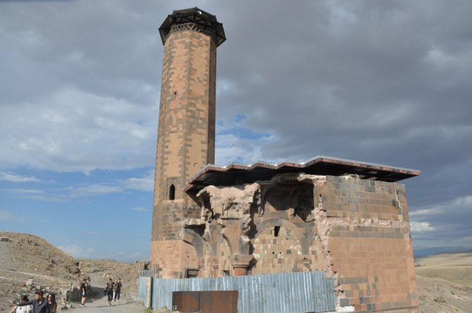 Anadolu’nun İlk Türk Camisinden Ezan Sesi Yankılandı