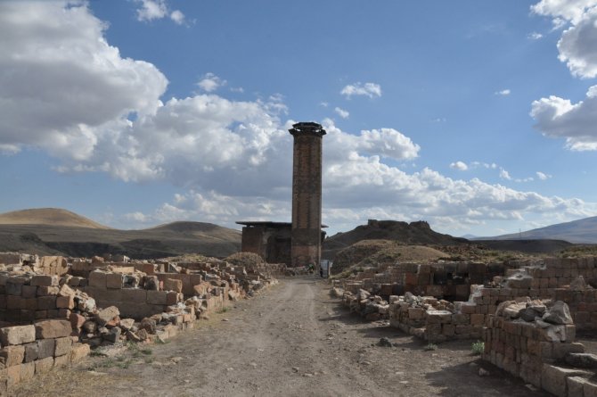 Anadolu’nun İlk Türk Camisinden Ezan Sesi Yankılandı