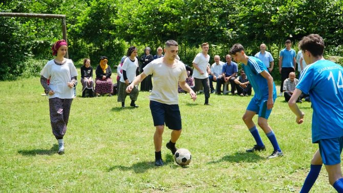 Abdülkadir Ömür, Trt’nin “İ̇yi Ki Varsın Eren” Filminde Rol Aldı