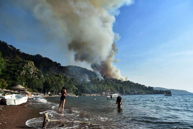 Marmaris’te Tatil Ve Yangın Bir Arada