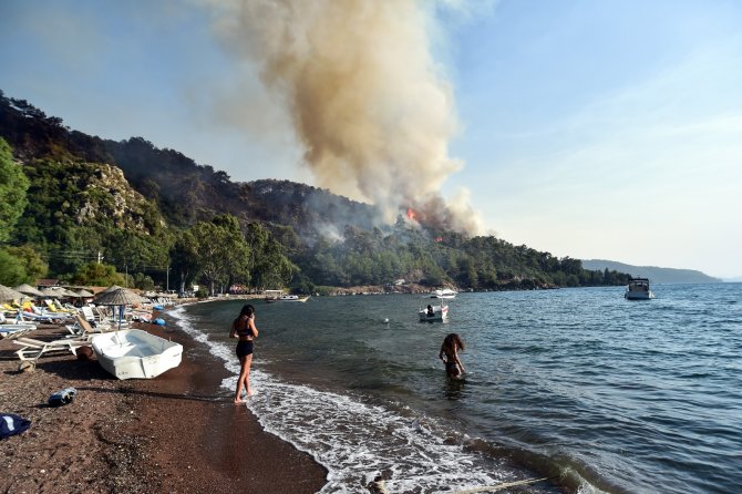 Marmaris’te Tatil Ve Yangın Bir Arada
