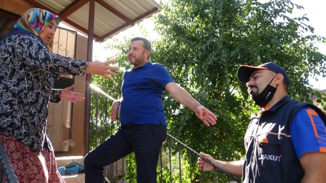 Alevlerin Arasından Kurtarılan Nesibe Teyze Kahramanıyla Buluştu