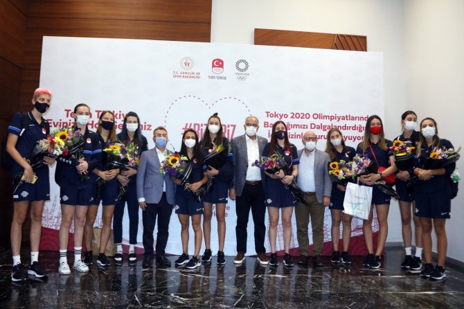 Olimpiyat Beşincisi Filenin Sultanları Yurda Döndü