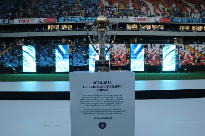 Adana Demirspor’un Kupa Töreni Gerçekleştirdi