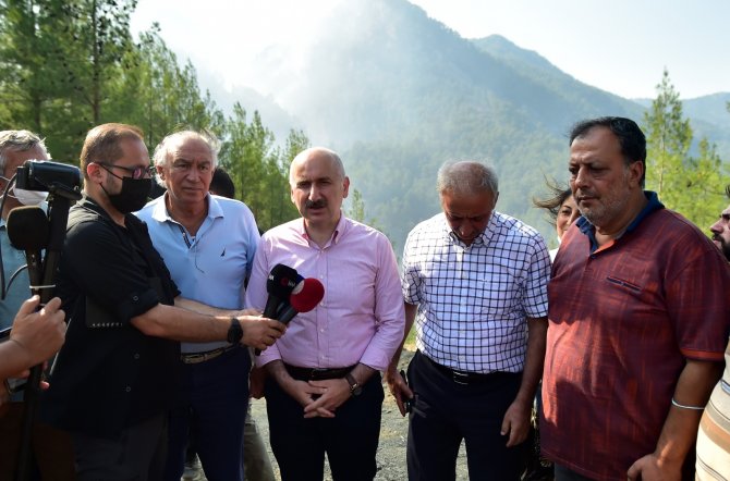 Ulaştırma Bakanı Karaismailoğlu: “En Kısa Sürede Afetin İzlerini Ortadan Kaldıracağız”