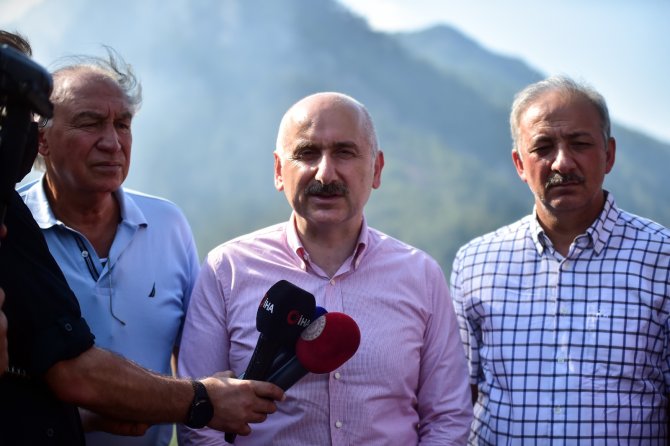 Ulaştırma Bakanı Karaismailoğlu: “En Kısa Sürede Afetin İzlerini Ortadan Kaldıracağız”