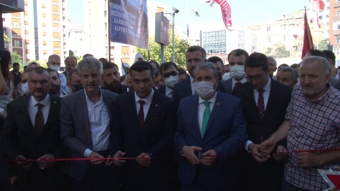 Bbp Genel Başkanı Destici, Alperen Ocakları İ̇stanbul İ̇l Başkanlığı Binasının Açılışını Gerçekleştirdi