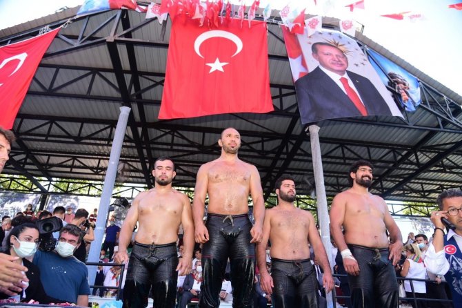 Kurtdere’de Başpehlivan Ali Gürbüz Oldu